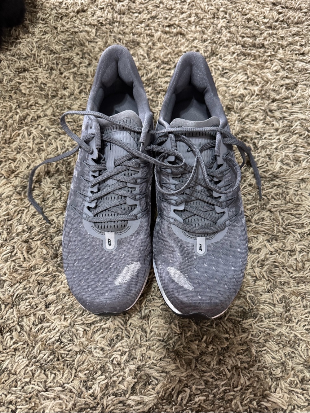 Nike Gray Men's Athletic Running Shoes